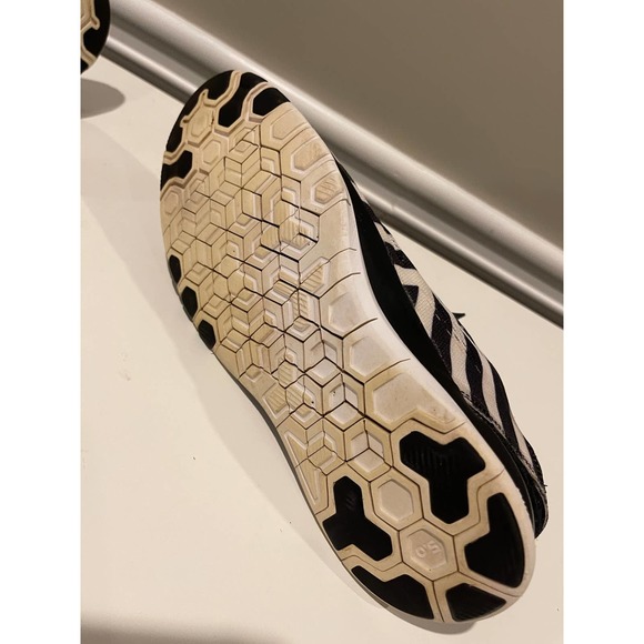 Nike Free 5.0 TR Fit 5 Womens Size 6.5 Sneaker Athletic Shoe Black Circle/Stripe - Picture 8 of 9